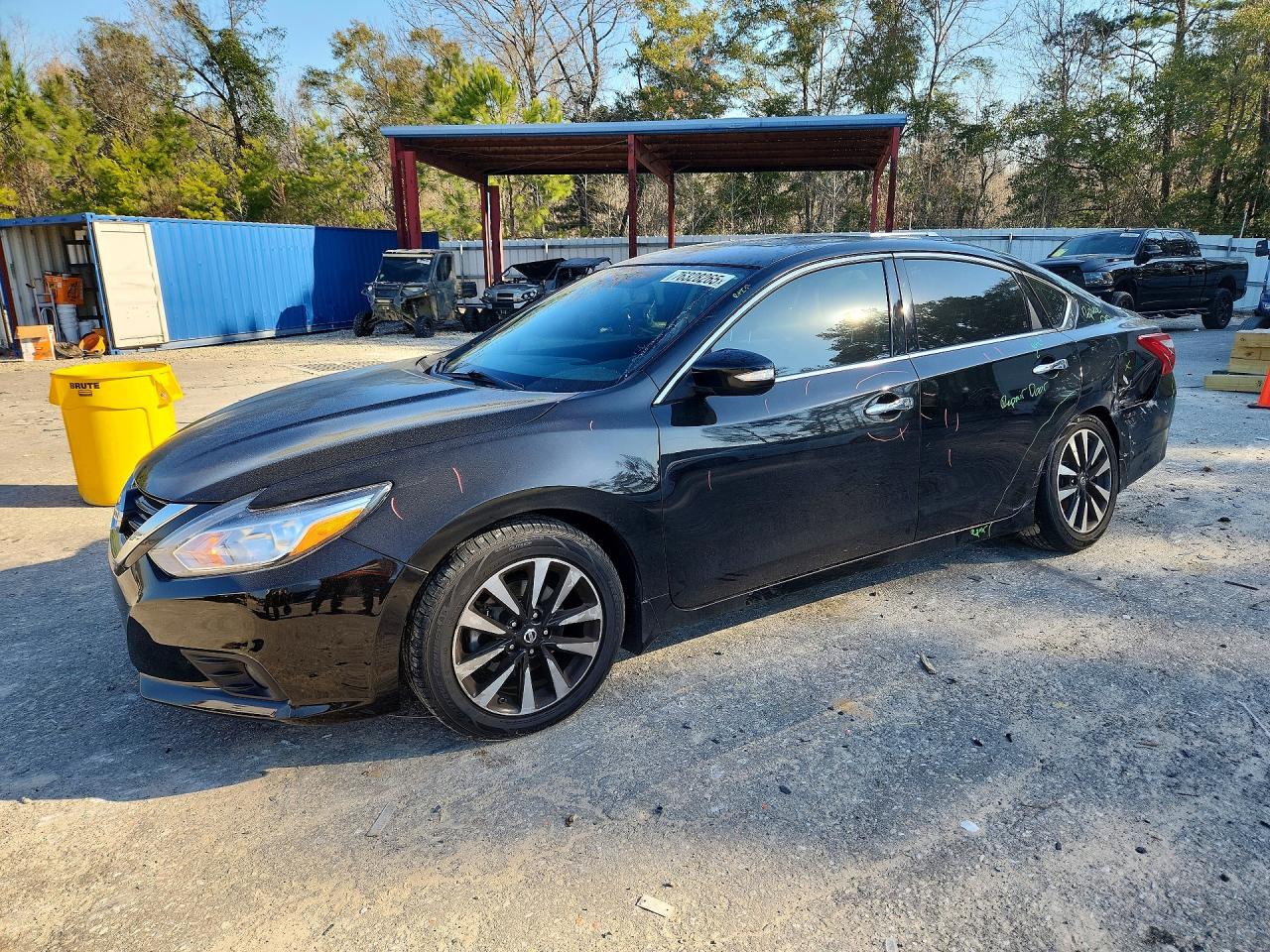 Salvage Nissan Altima Image