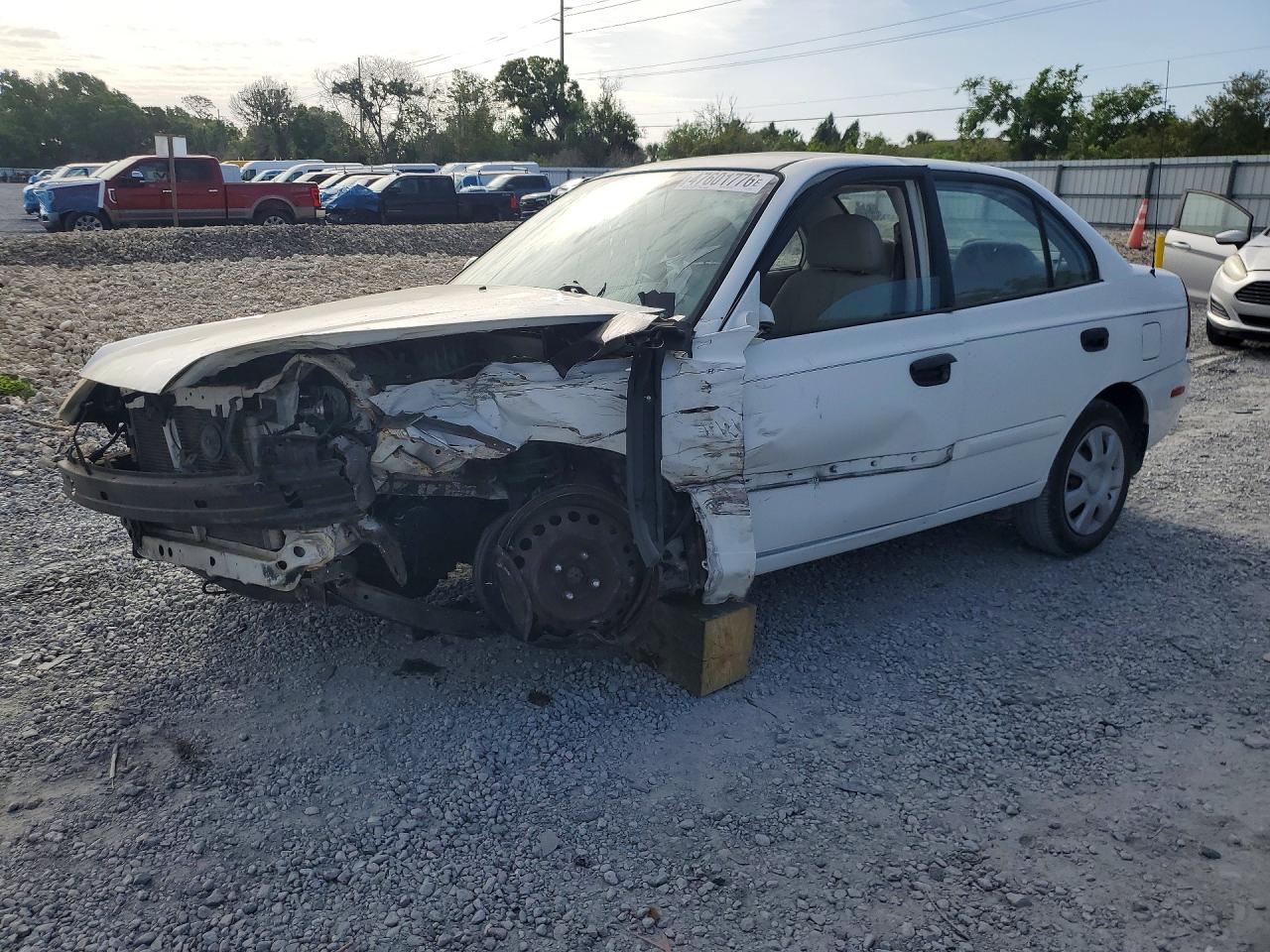 Salvage Hyundai ACCENT Image
