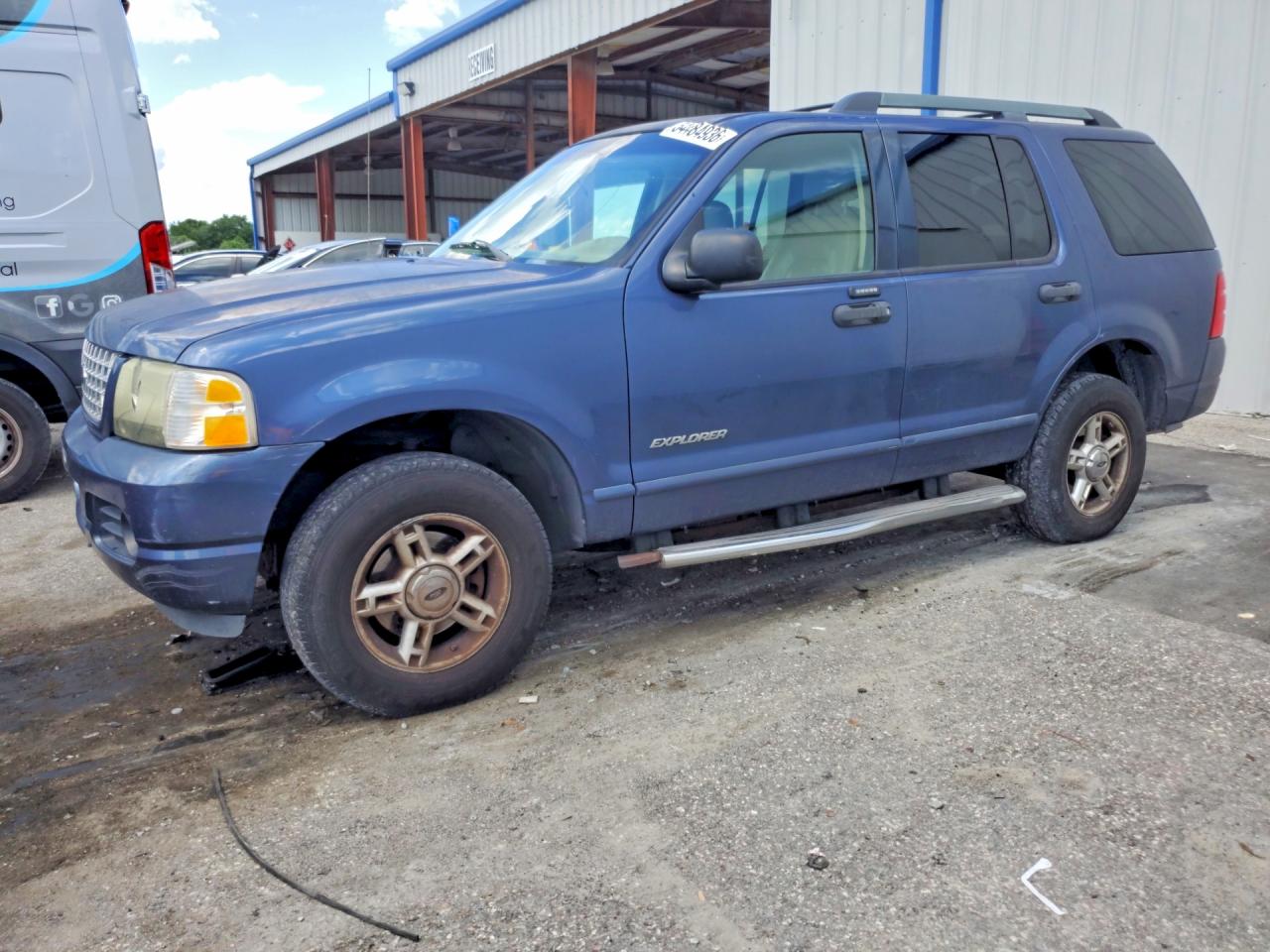 Salvage Ford Explorer Image