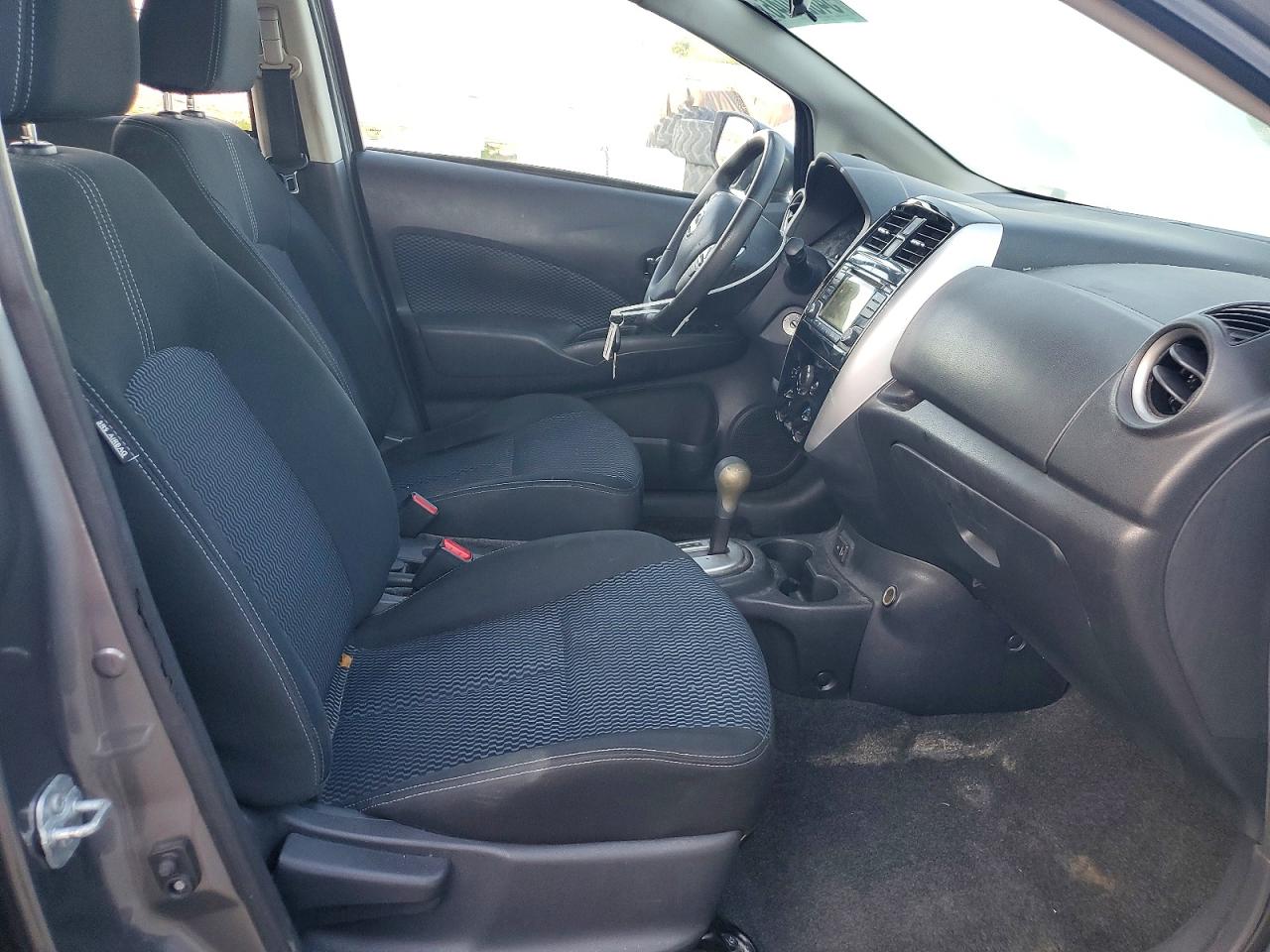 Nissan Versa Sv