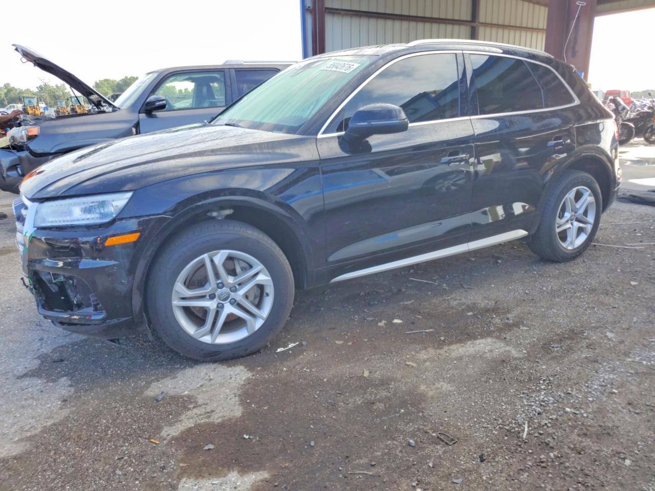 Salvage Audi Q5 Image