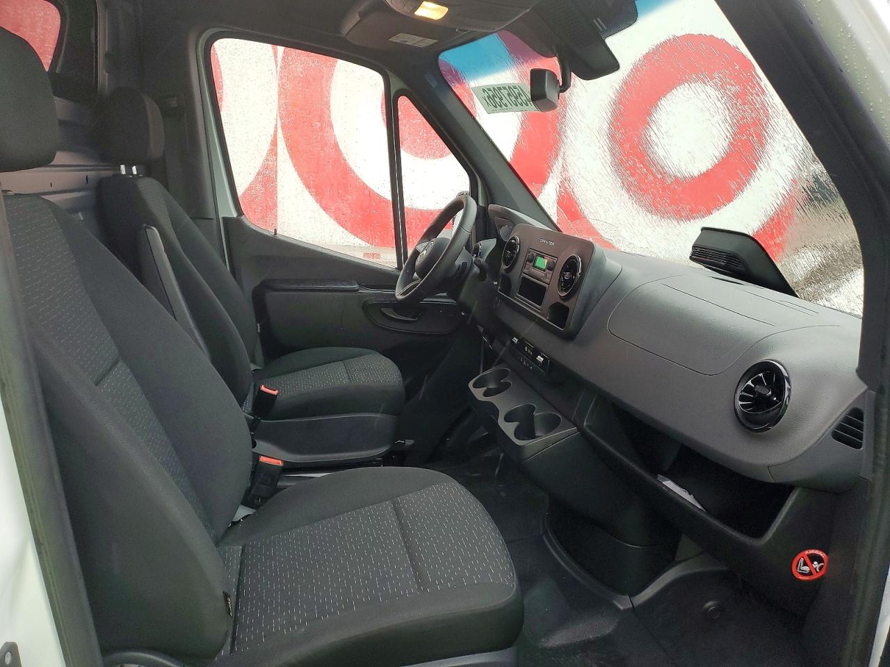 Mercedes-Benz Sprinter 2500