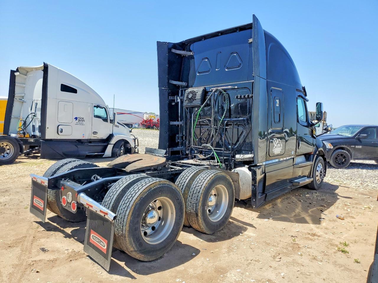 Freightliner Cascadia 126