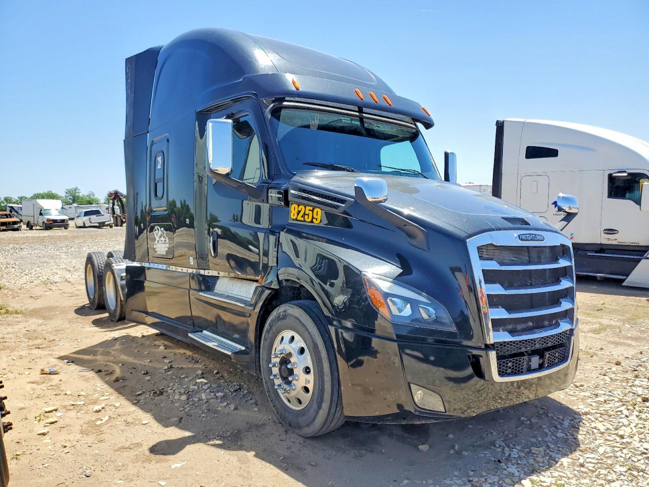 Salvage Freightliner Cascadia 126 Image