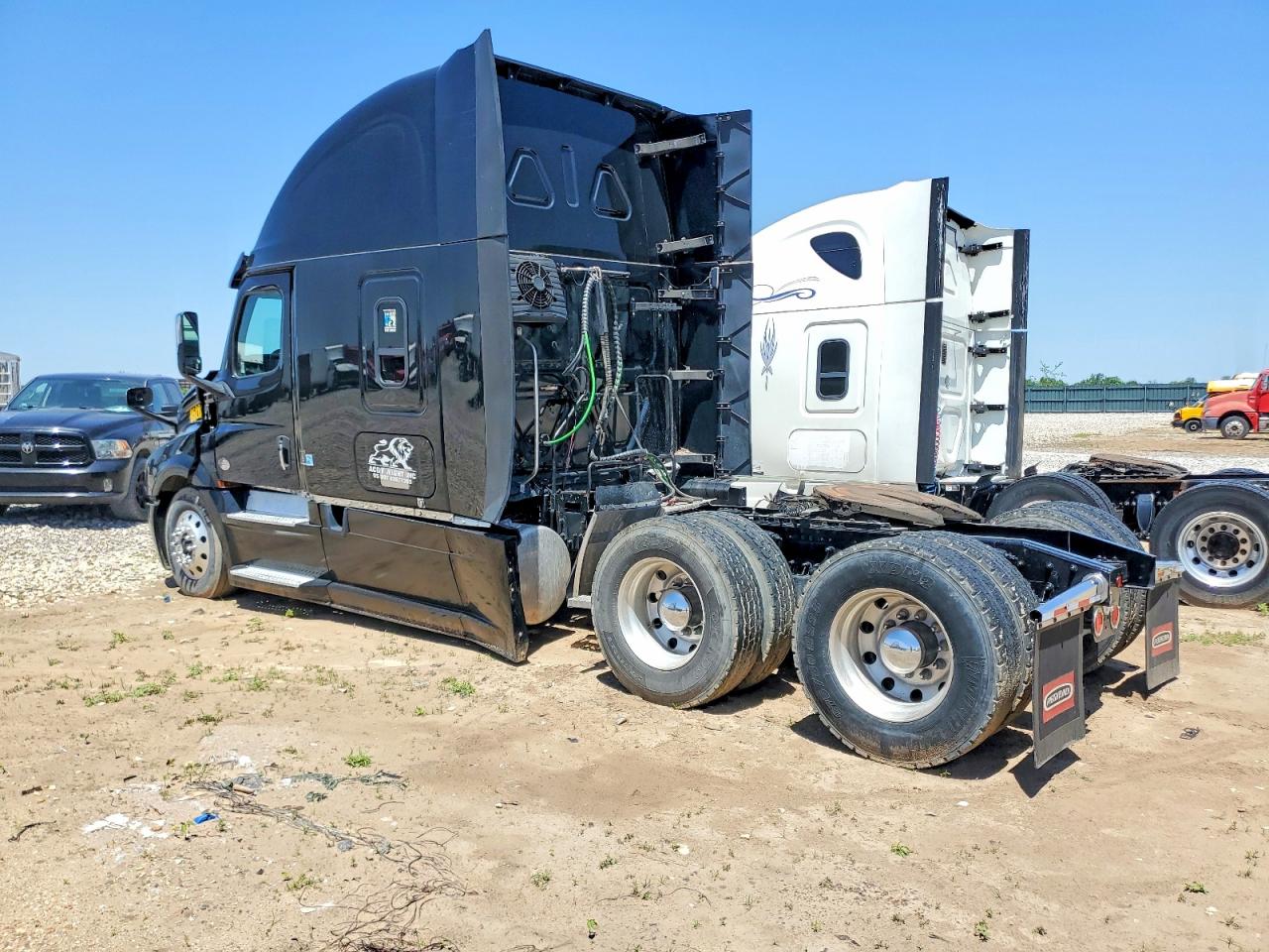 Freightliner Cascadia 126
