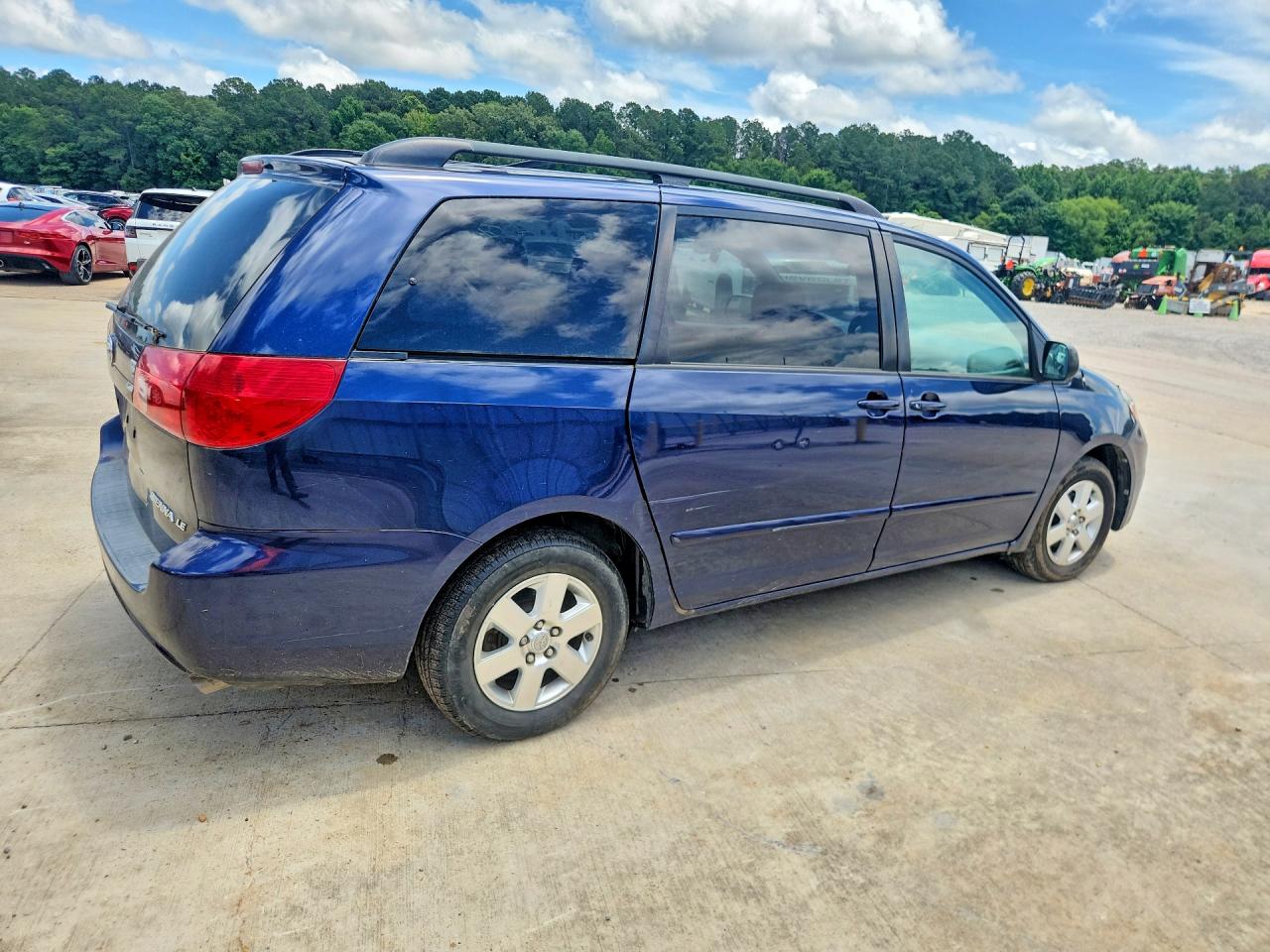 Toyota Sienna Le 7-passenger