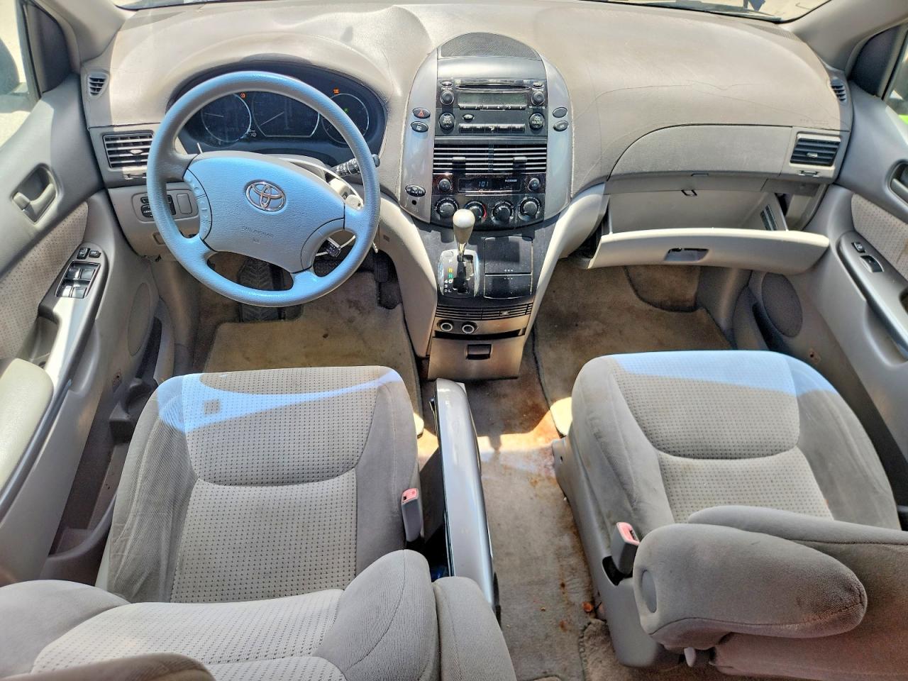 Toyota Sienna Le 7-passenger