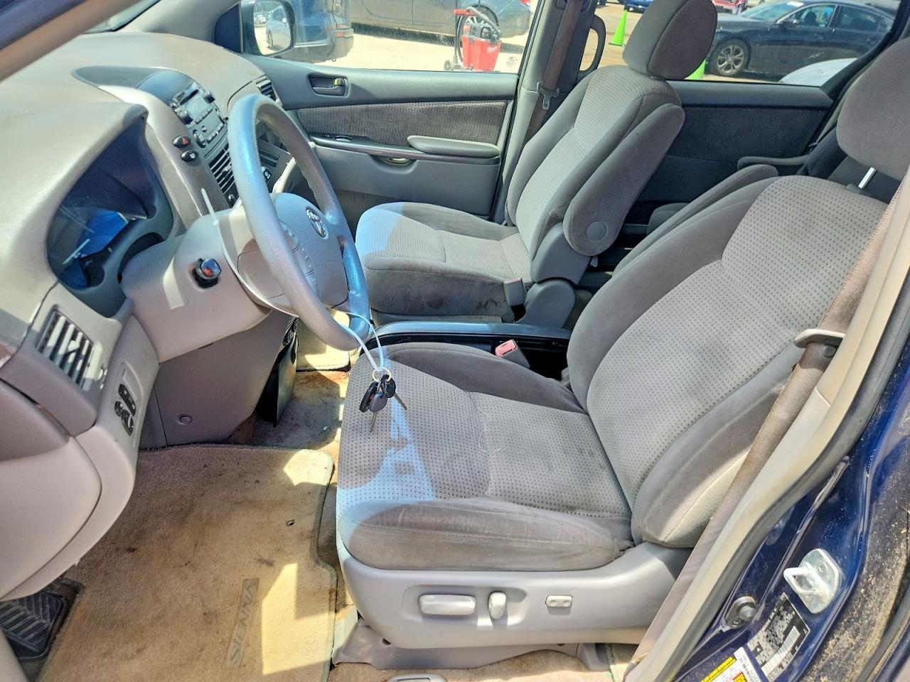 Toyota Sienna Le 7-passenger