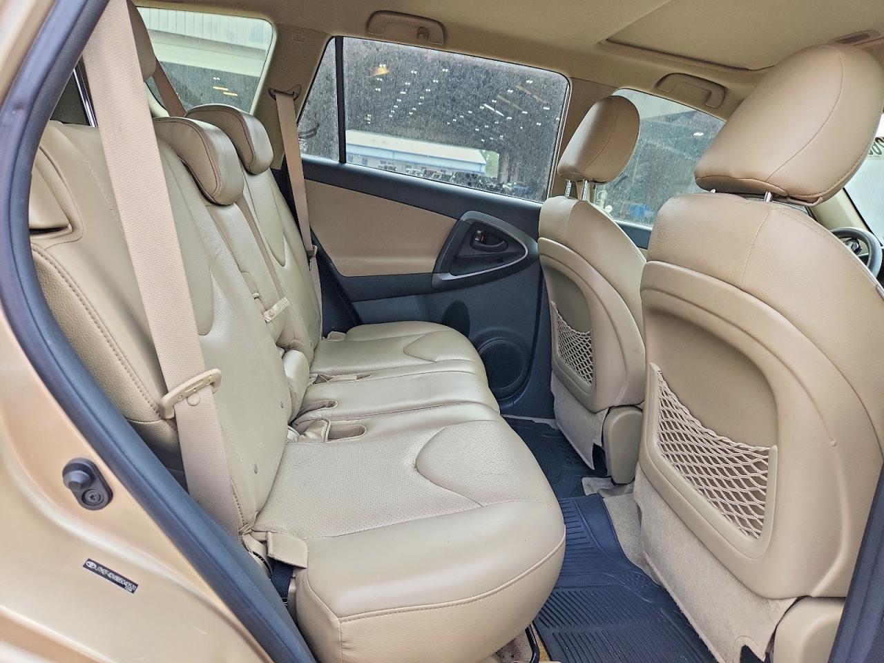 Toyota RAV4 Base