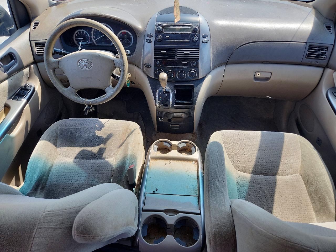 Toyota Sienna Ce 8-passenger