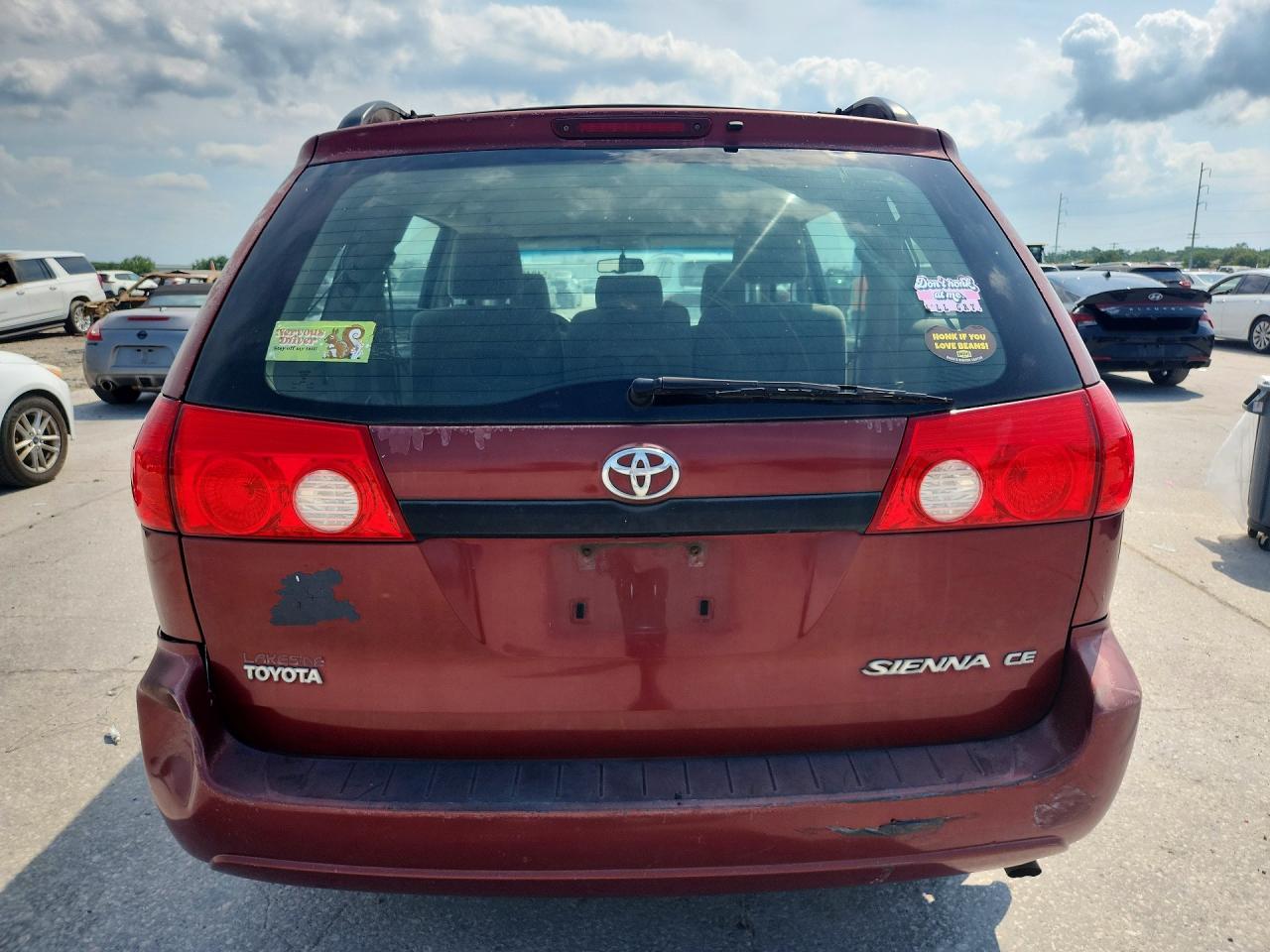 Toyota Sienna Ce 8-passenger