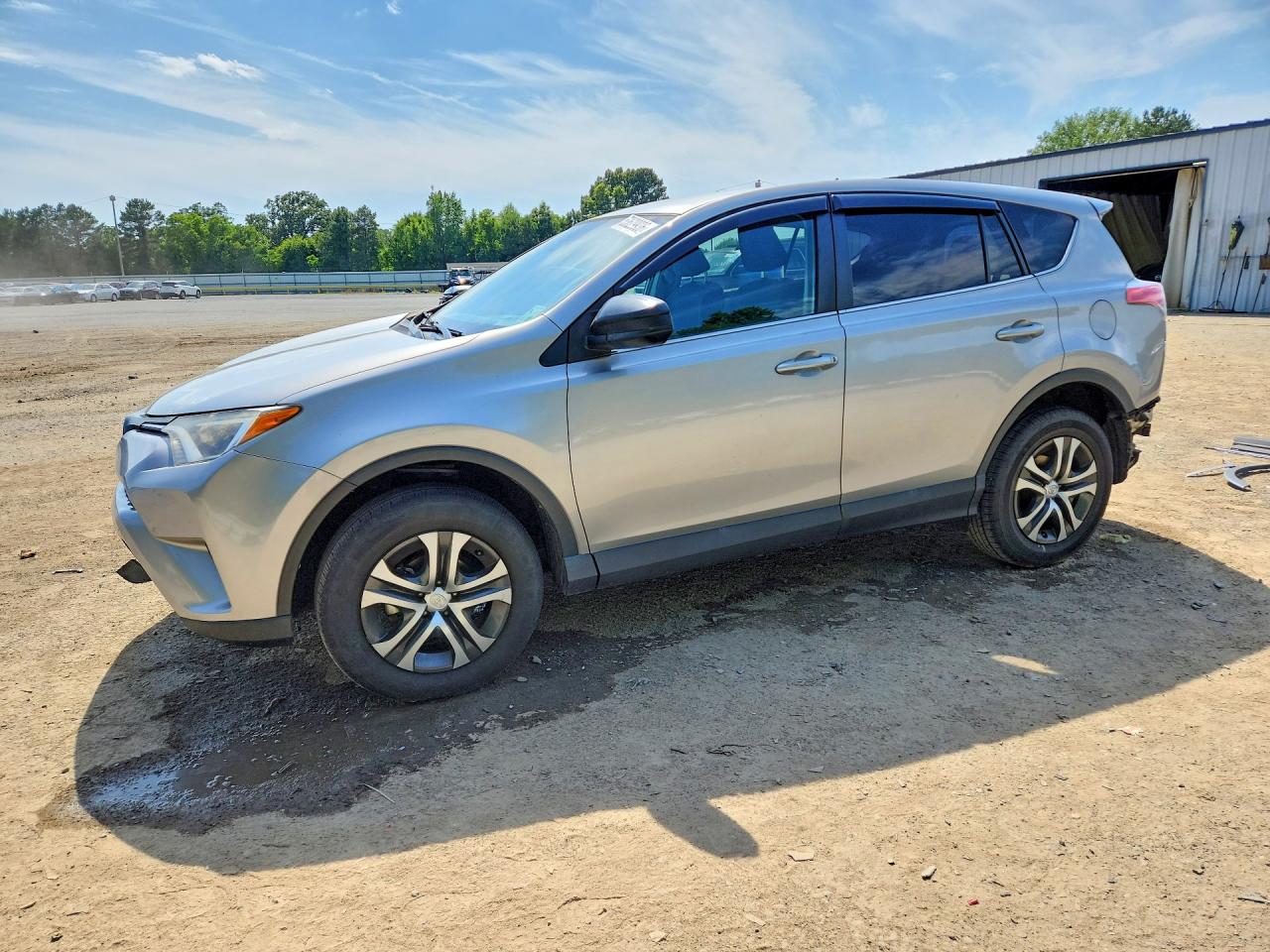 Salvage Toyota RAV4 Image