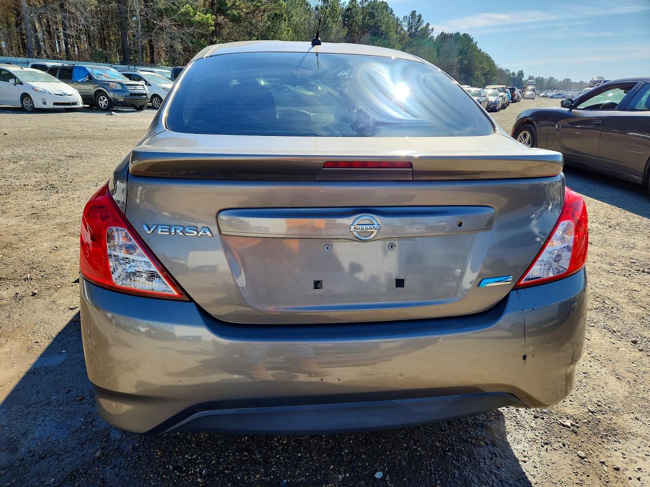 Nissan Versa 1.6 S Plus