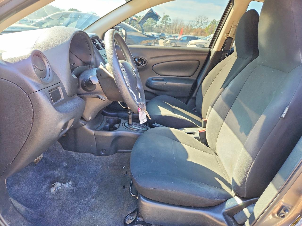 Nissan Versa 1.6 S Plus