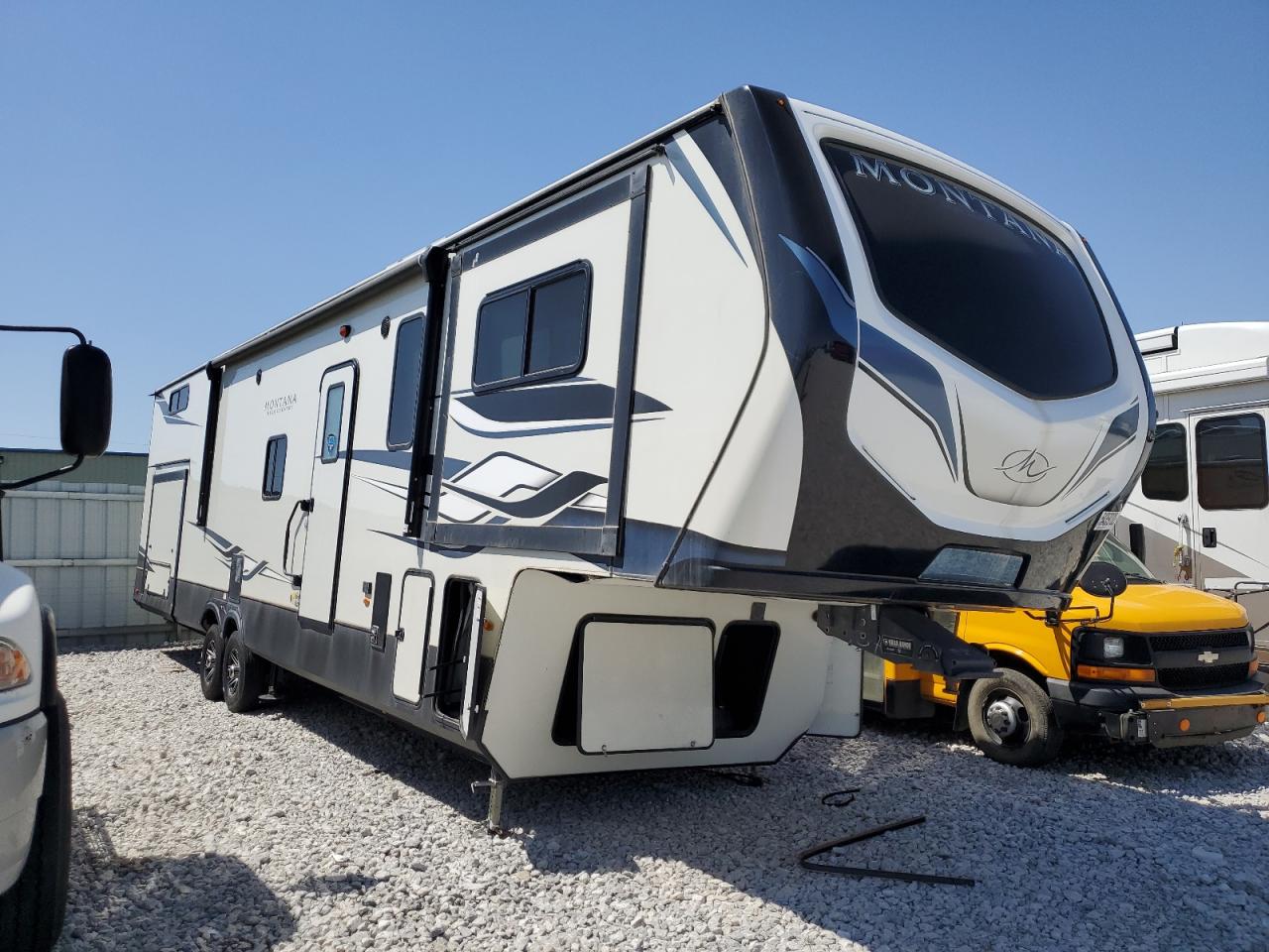 Salvage Montana Trailer Image