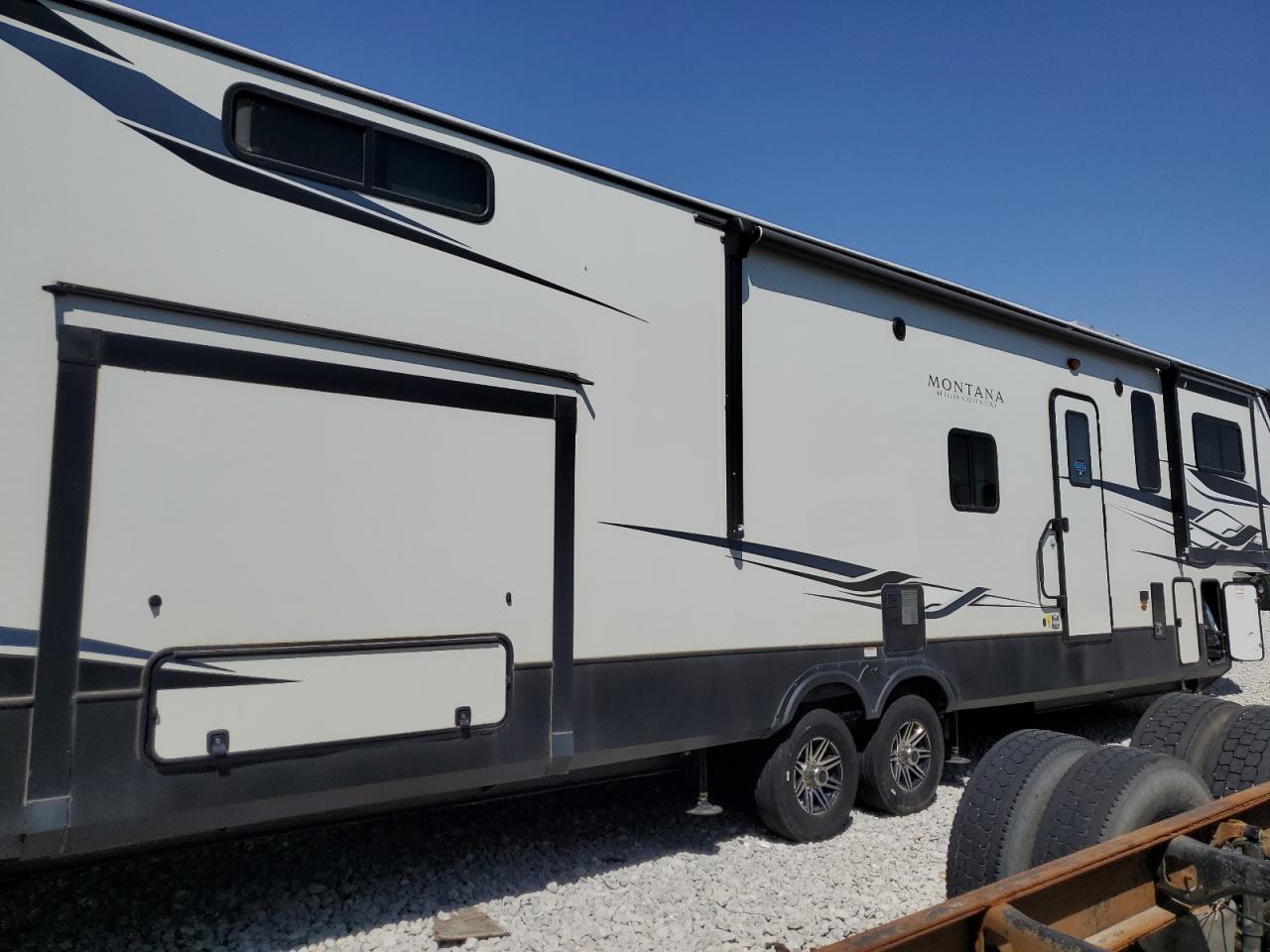Montana Trailer