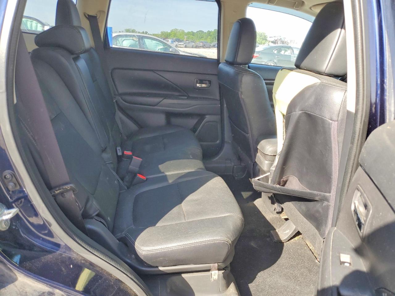 Mitsubishi Outlander Se