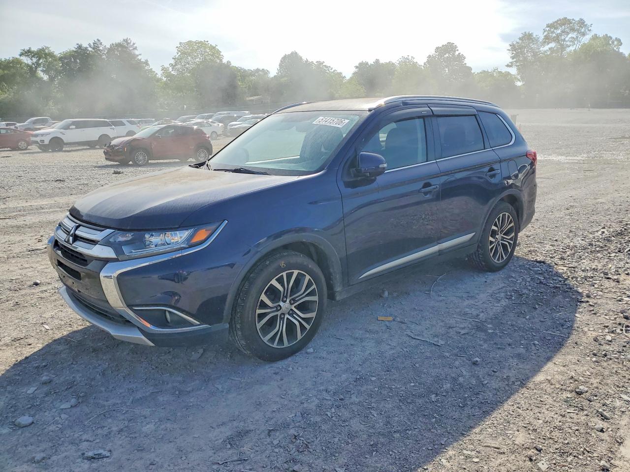 Salvage Mitsubishi Outlander Image