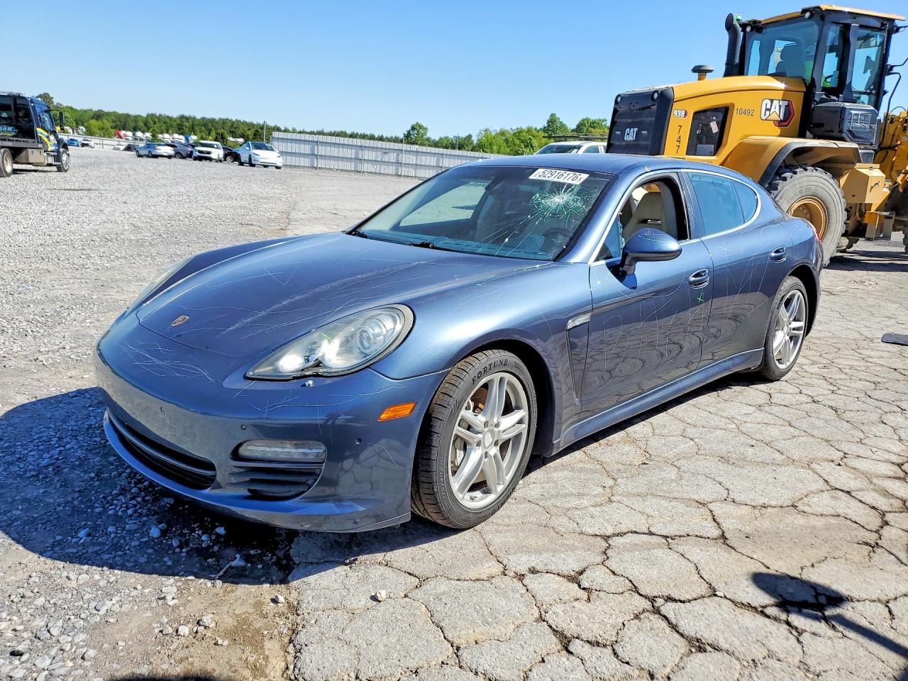 Salvage Porsche Panamera Image