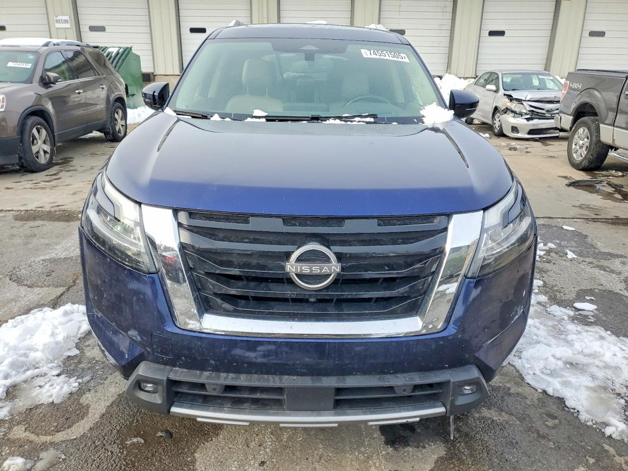 Nissan Pathfinder Platinum