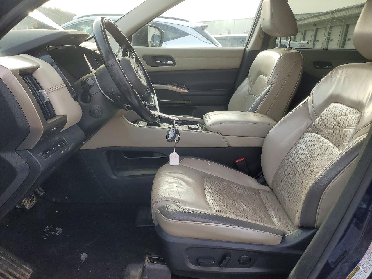 Nissan Pathfinder Platinum