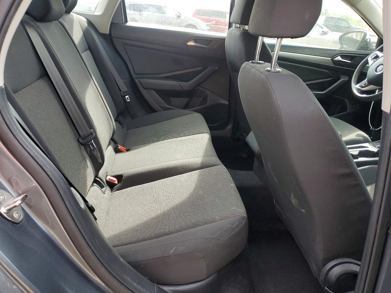 Volkswagen Jetta S