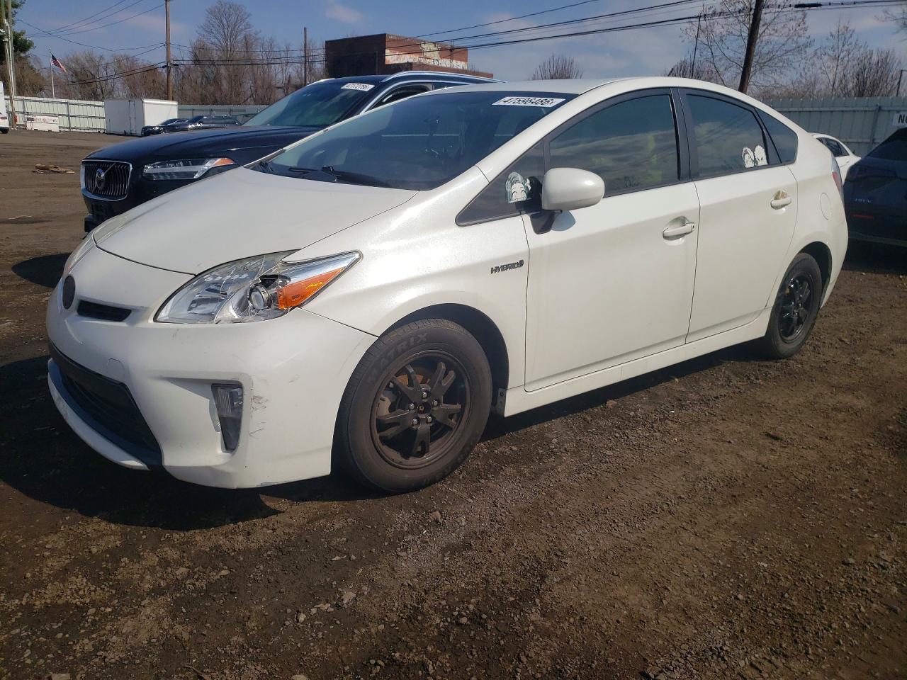 Salvage Toyota Prius Image