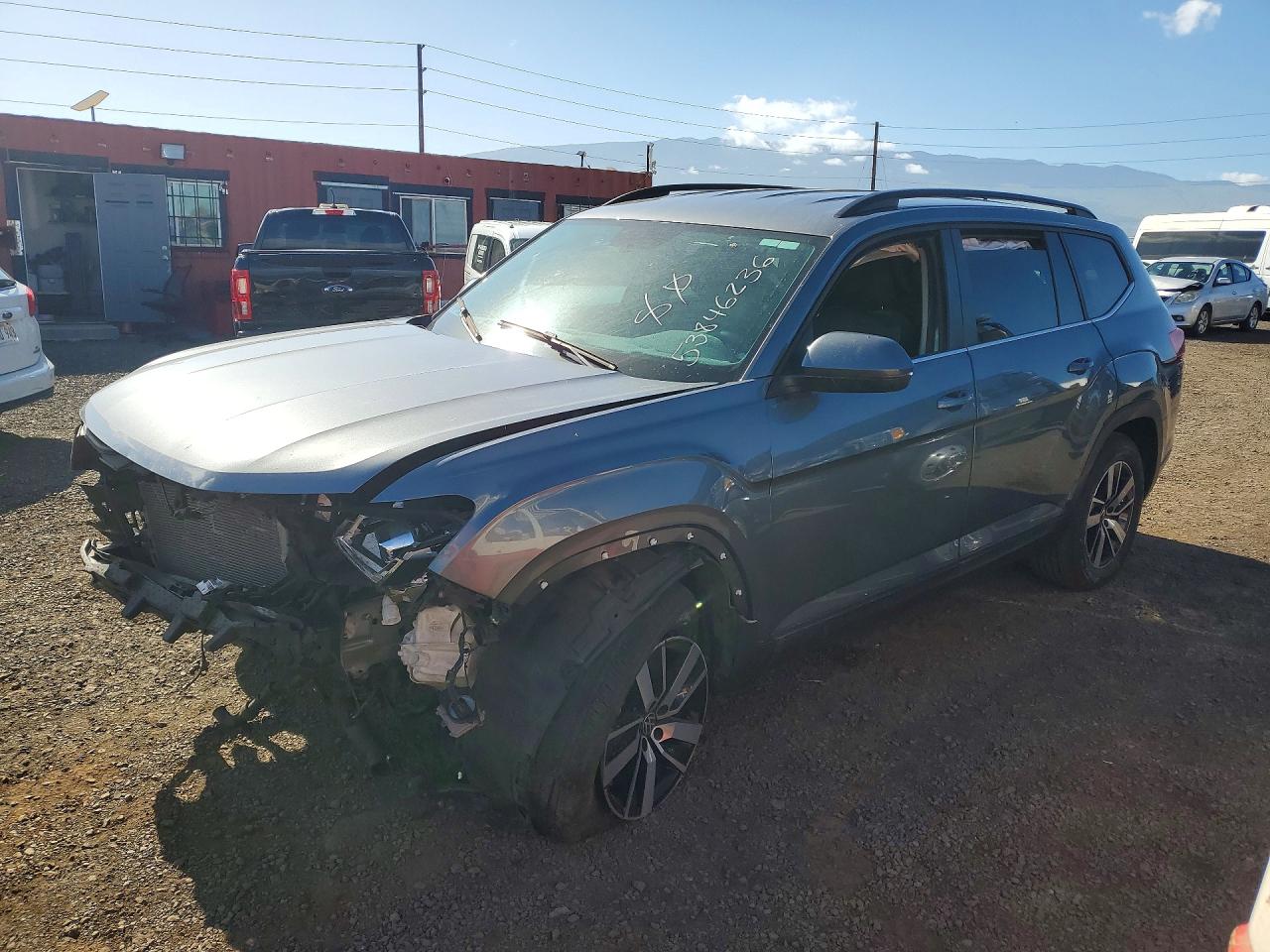 Salvage Volkswagen Atlas Image