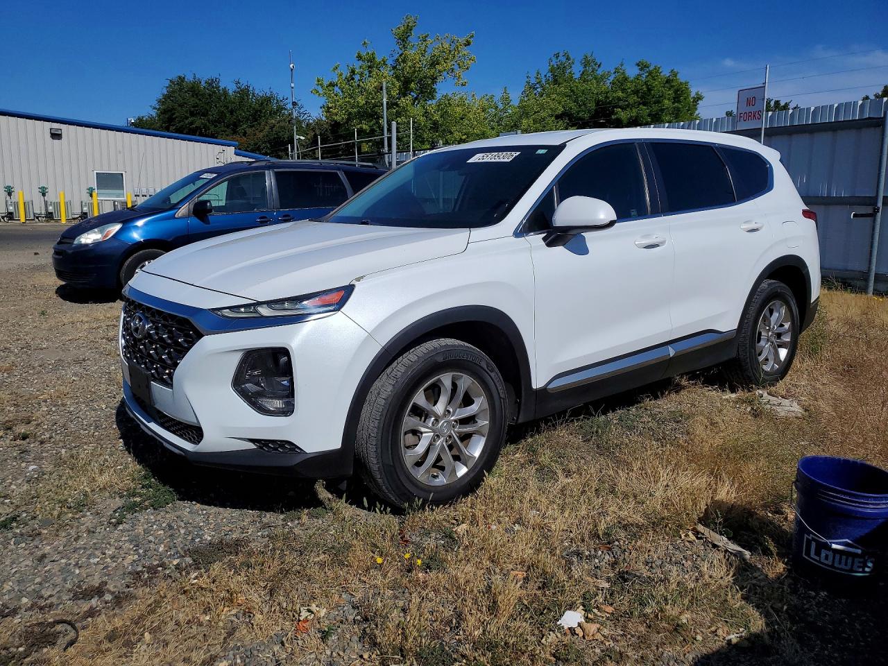 Salvage Hyundai SANTA FE Image