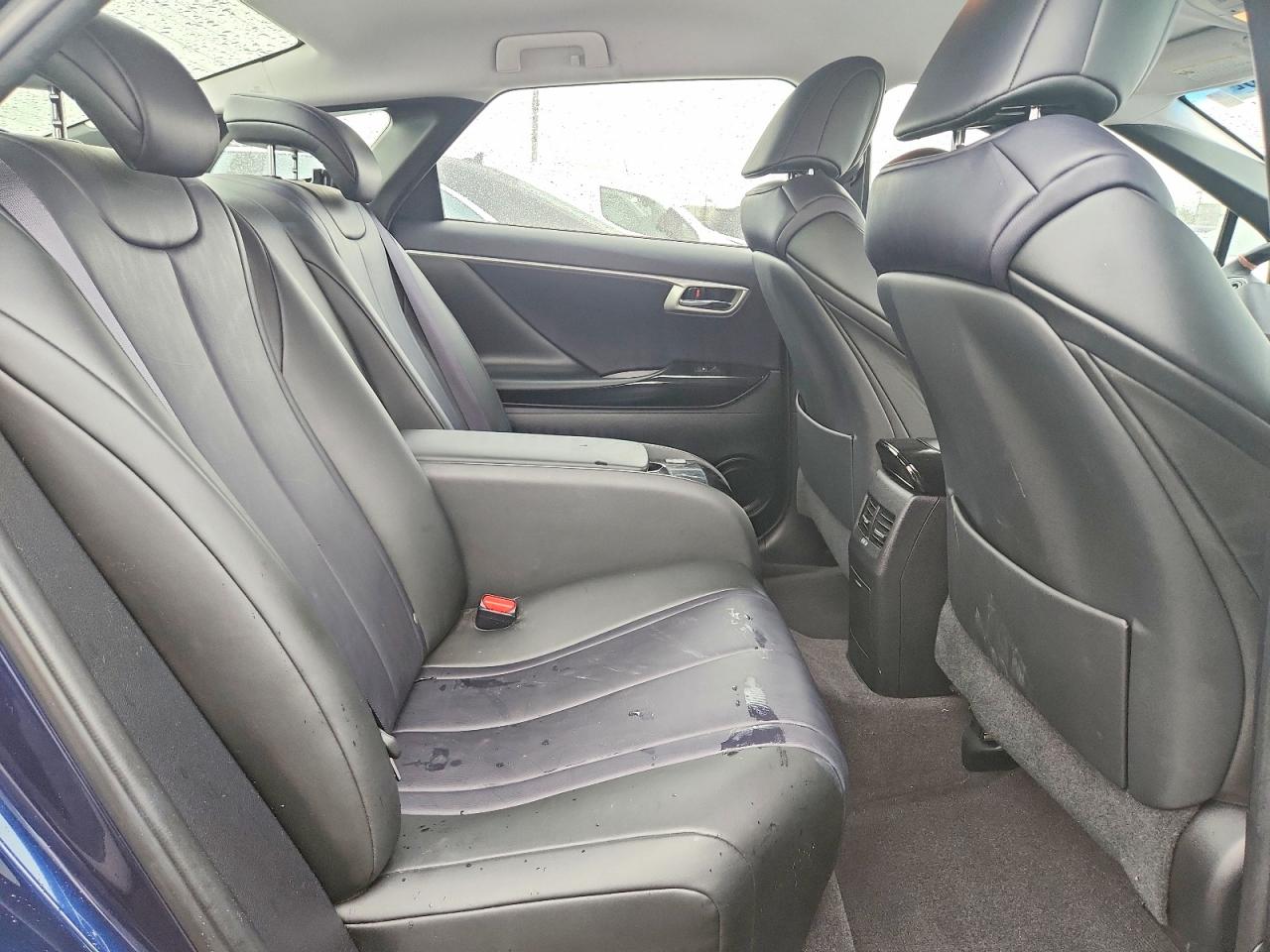 Toyota Mirai Base