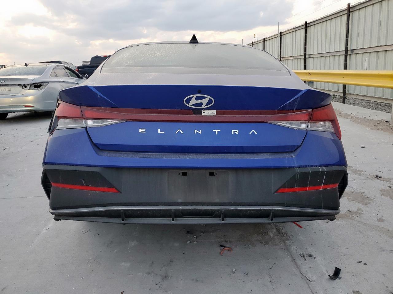 Hyundai ELANTRA Sel