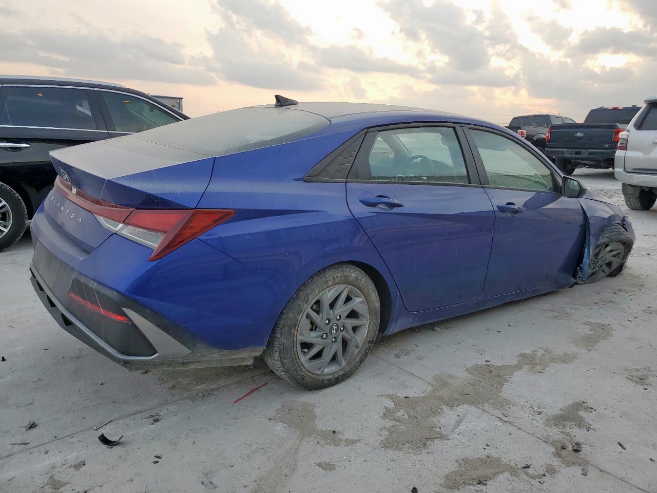 Hyundai ELANTRA Sel