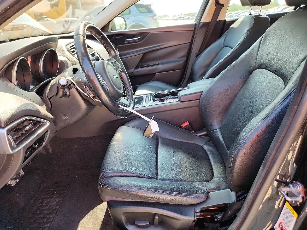 Jaguar XE Premium