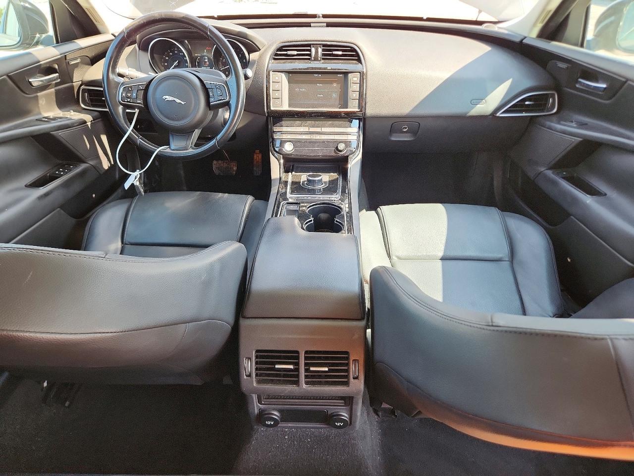 Jaguar XE Premium