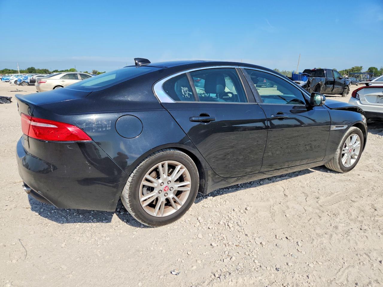 Jaguar XE Premium
