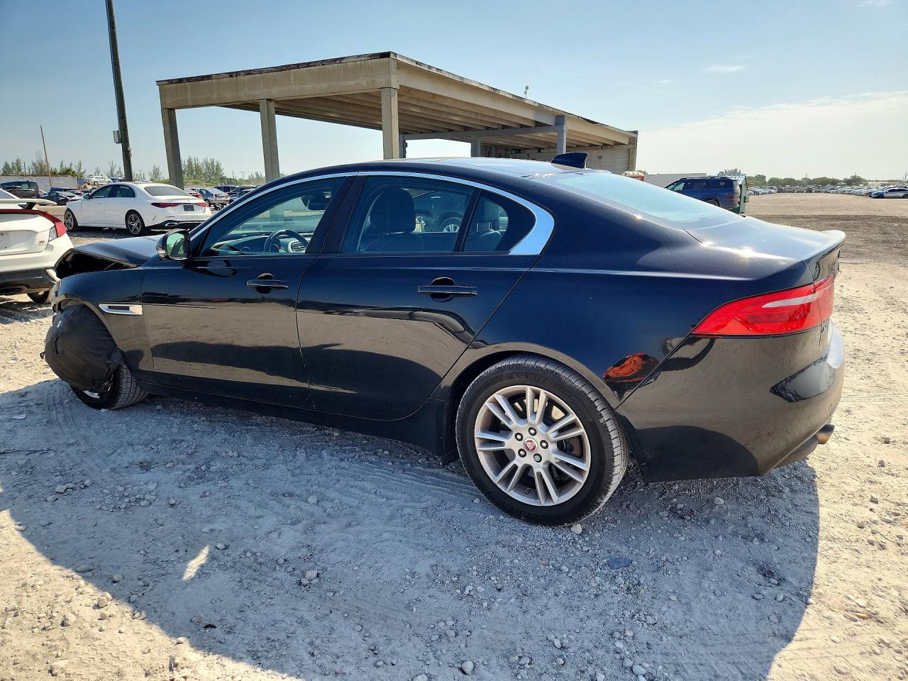 Jaguar XE Premium