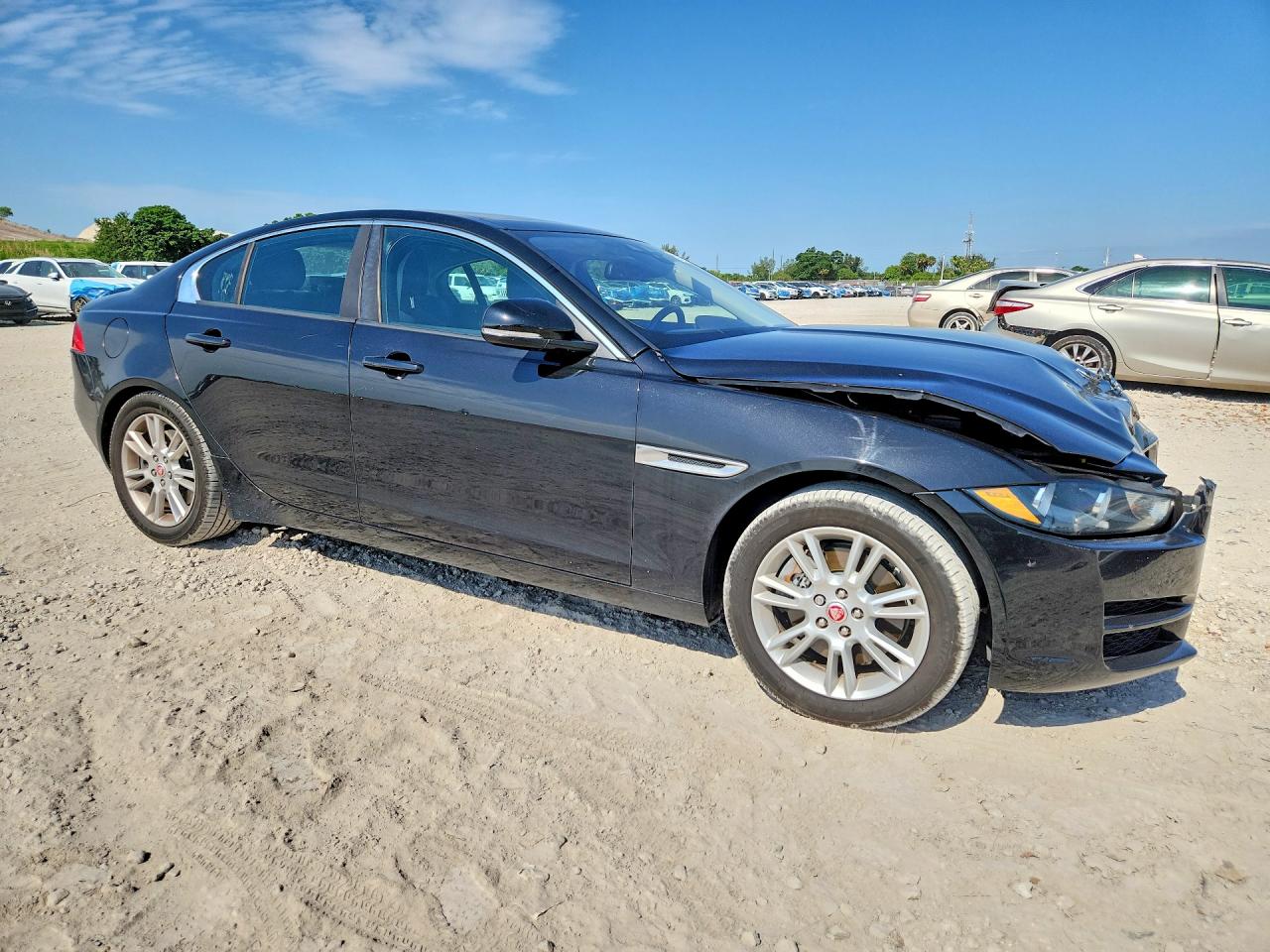 Jaguar XE Premium