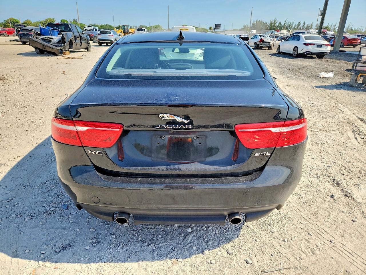 Jaguar XE Premium