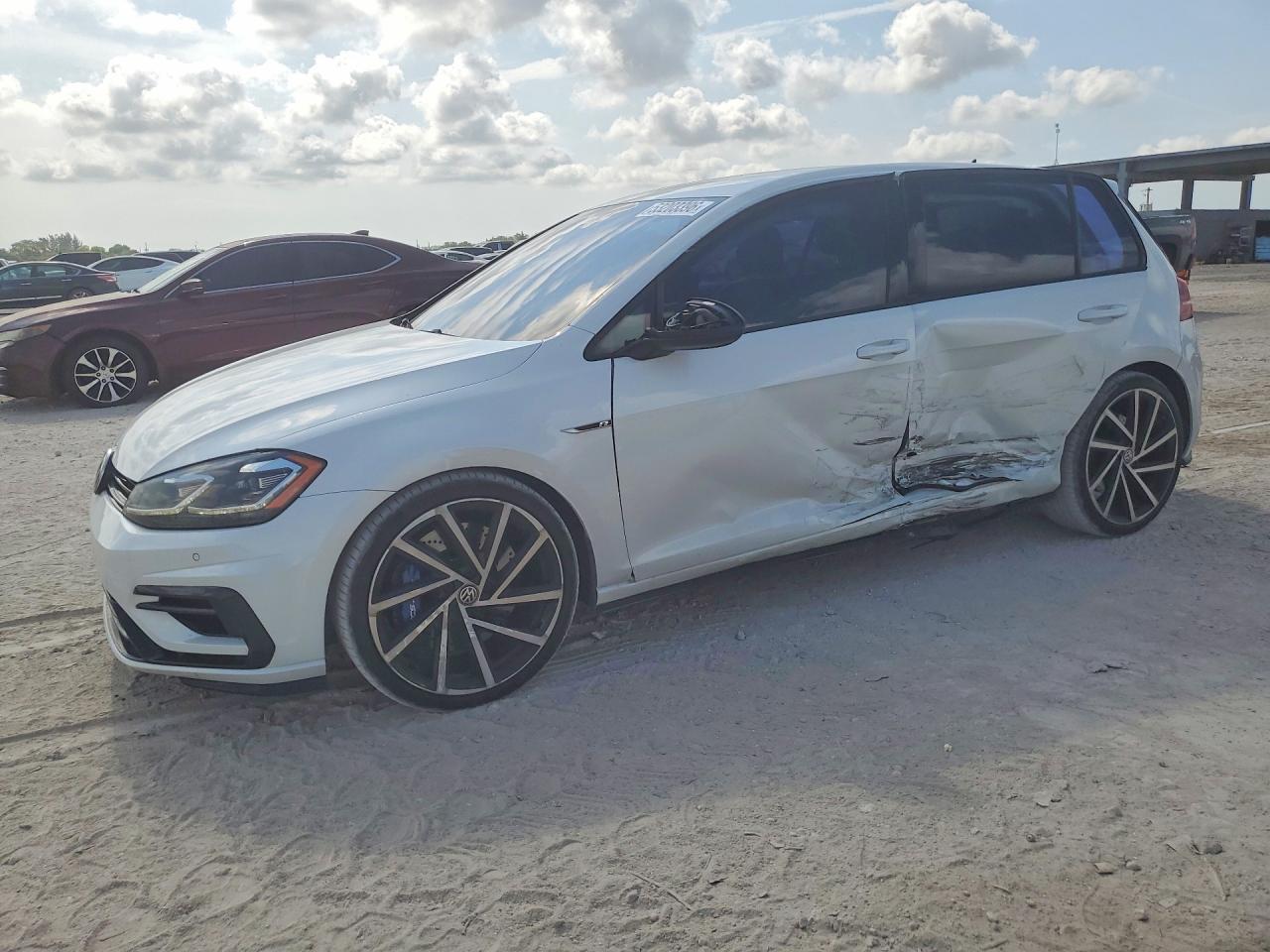 Salvage Volkswagen Golf Image