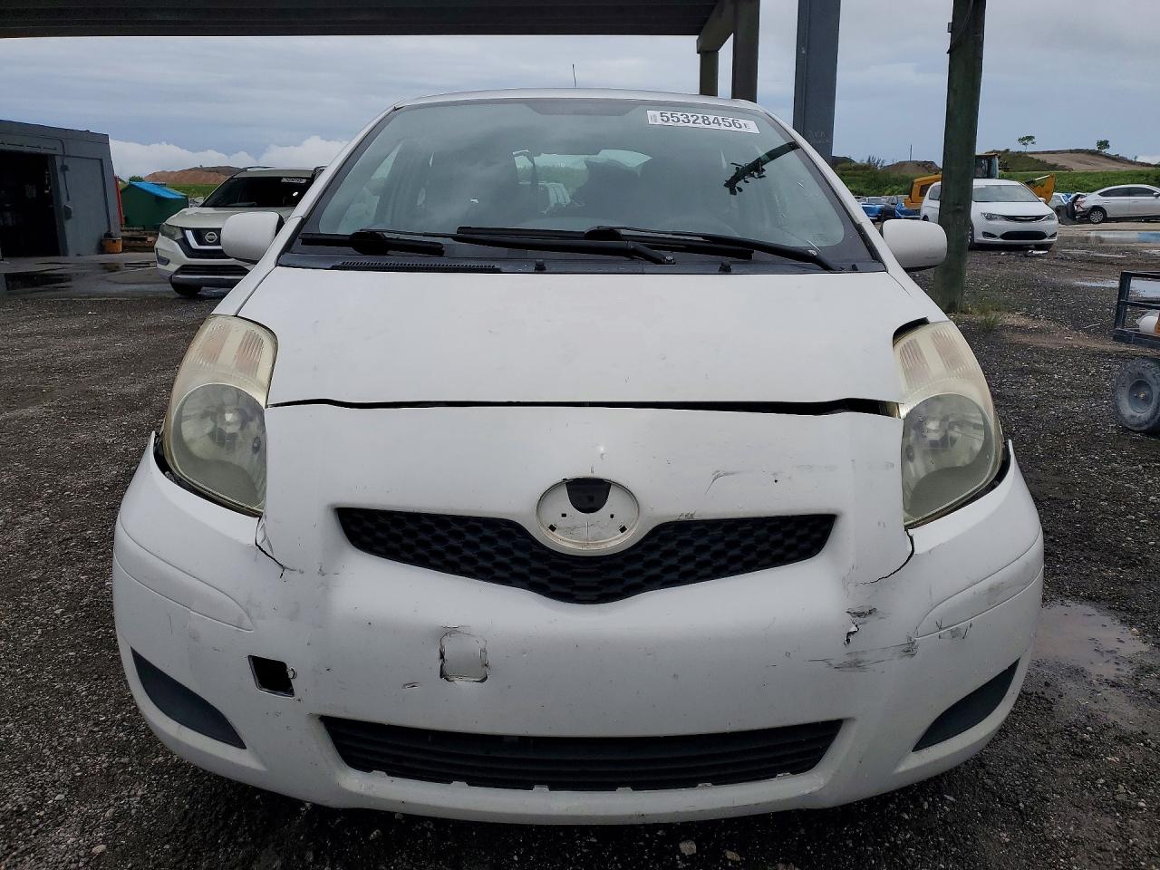 Toyota Yaris Base