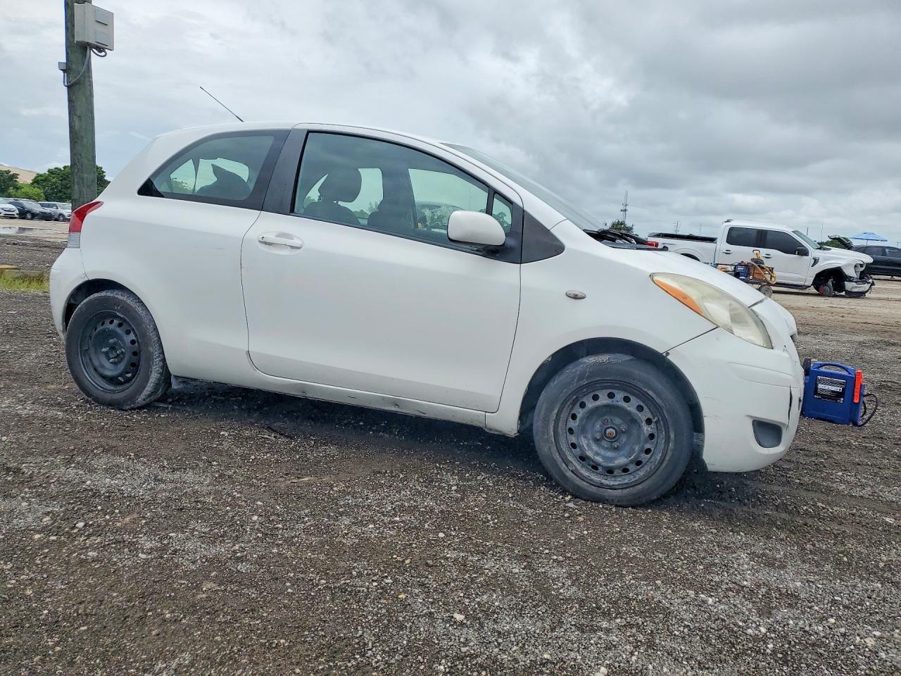 Toyota Yaris Base