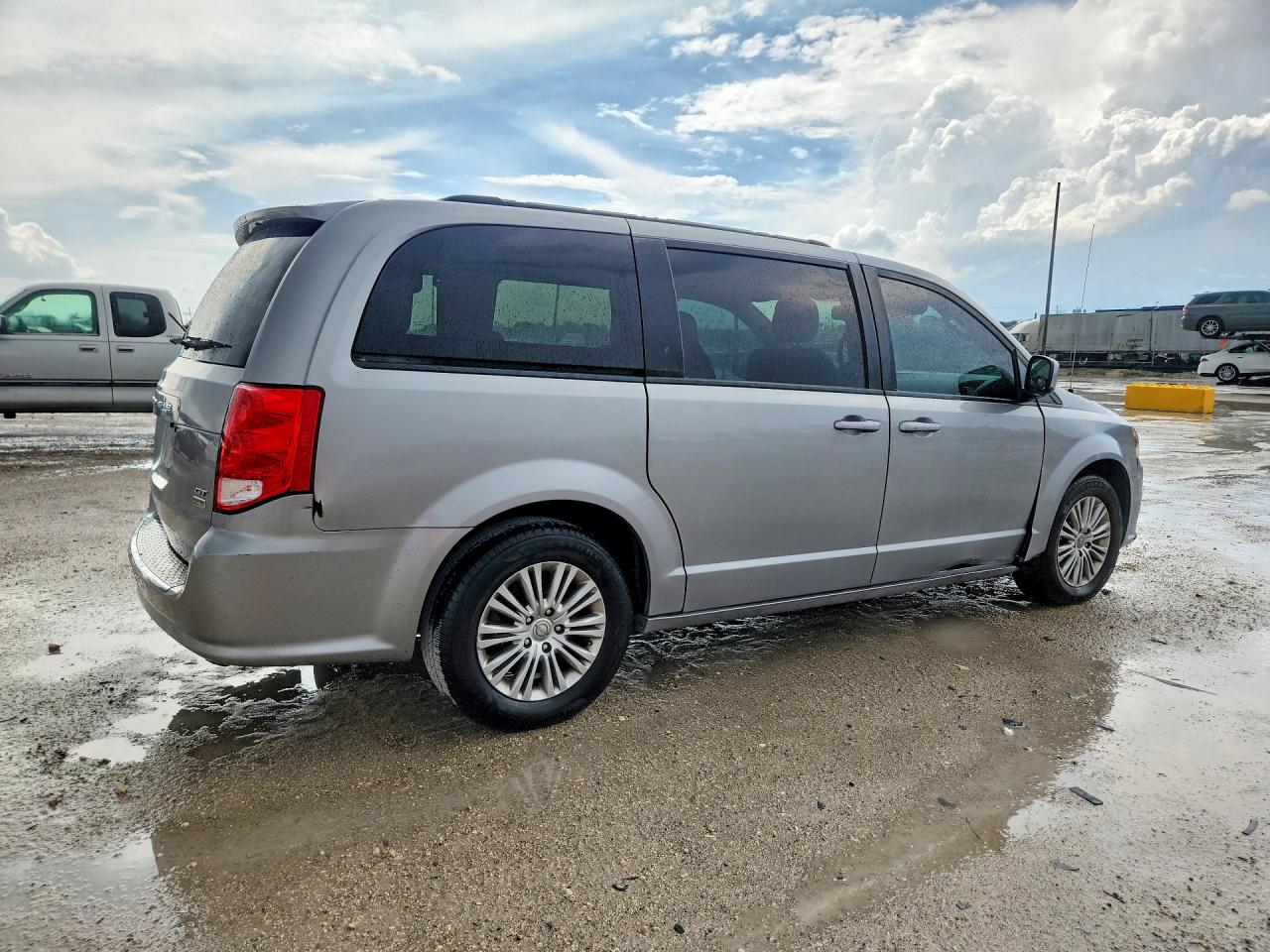 Dodge Caravan Gt
