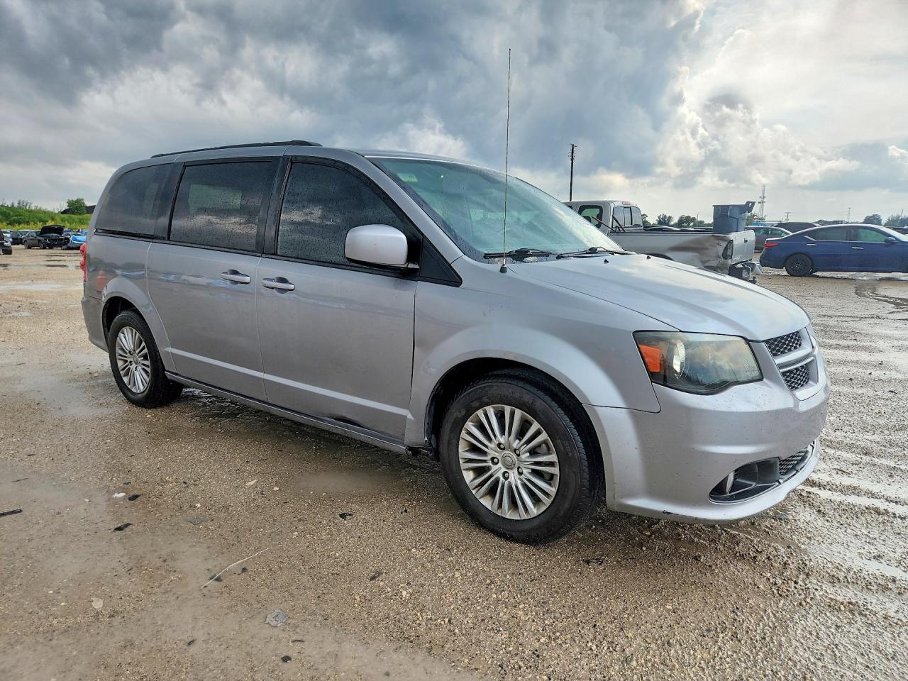 Dodge Caravan Gt