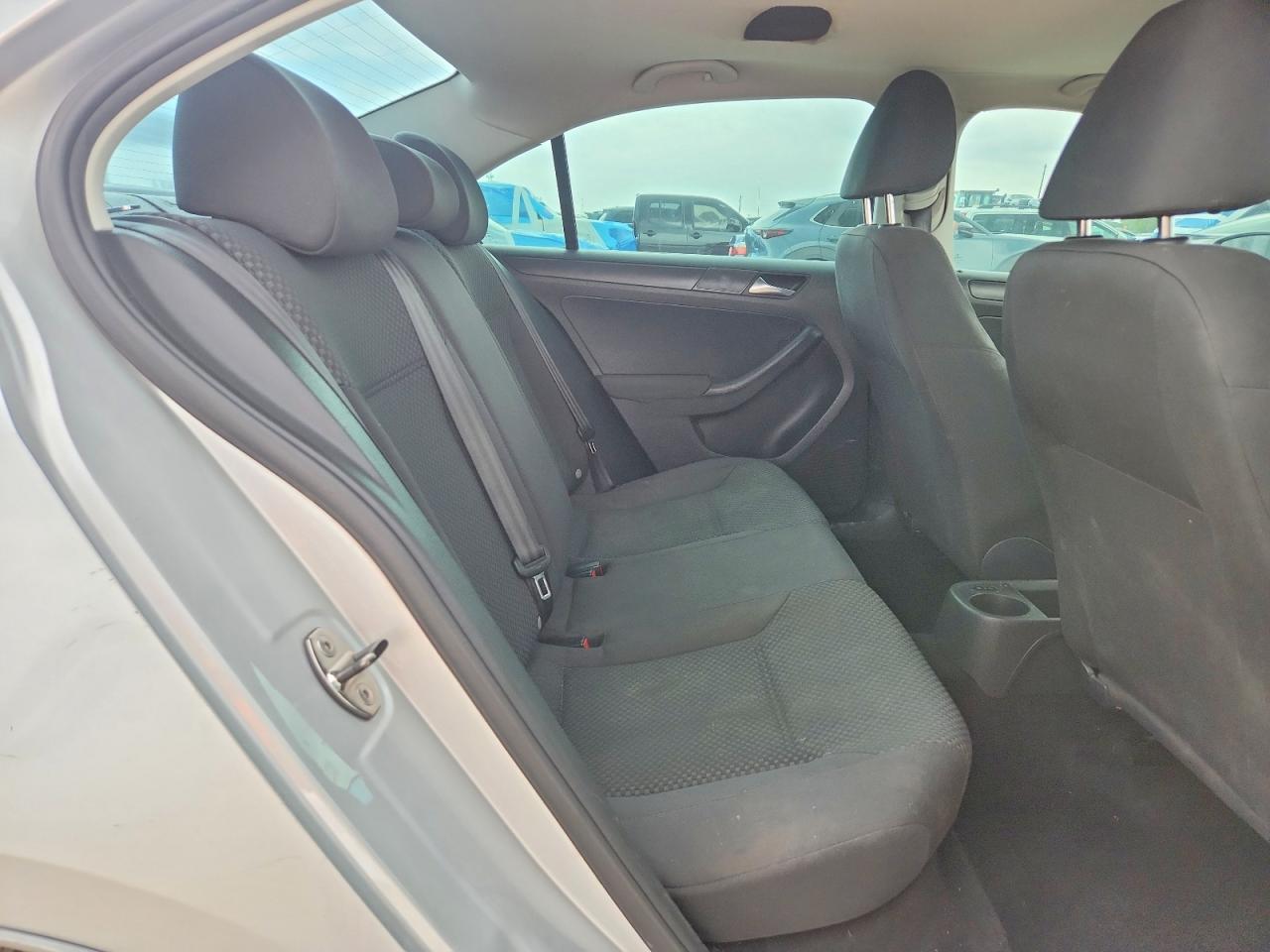 Volkswagen Jetta Base