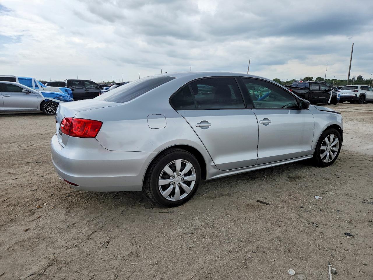 Volkswagen Jetta Base