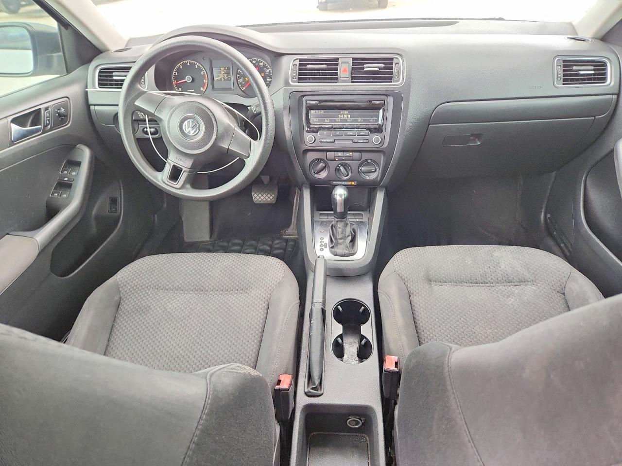 Volkswagen Jetta Base