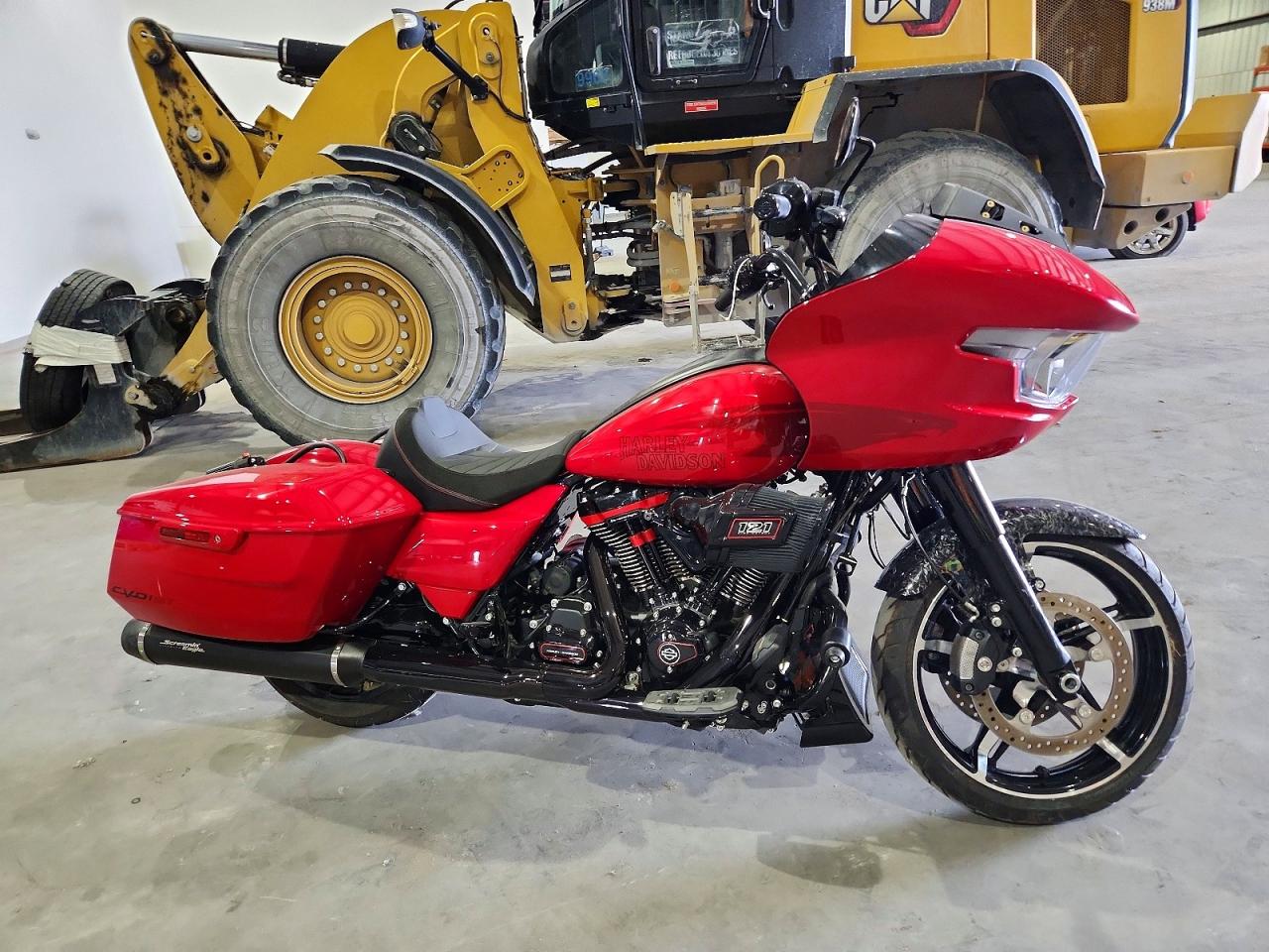 Salvage Harley-Davidson Fltrxstse Image