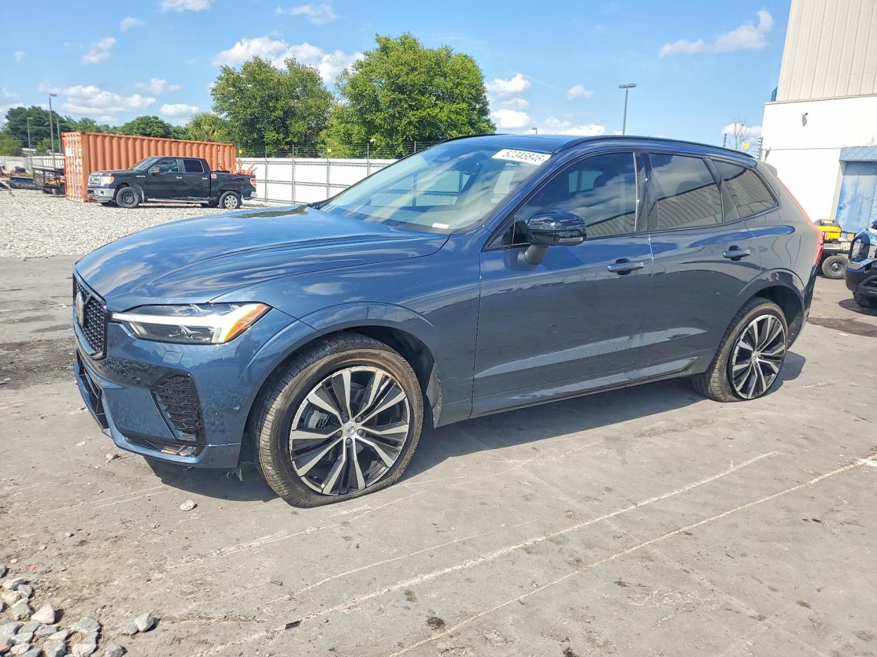 Salvage Volvo Xc60 Plus Image
