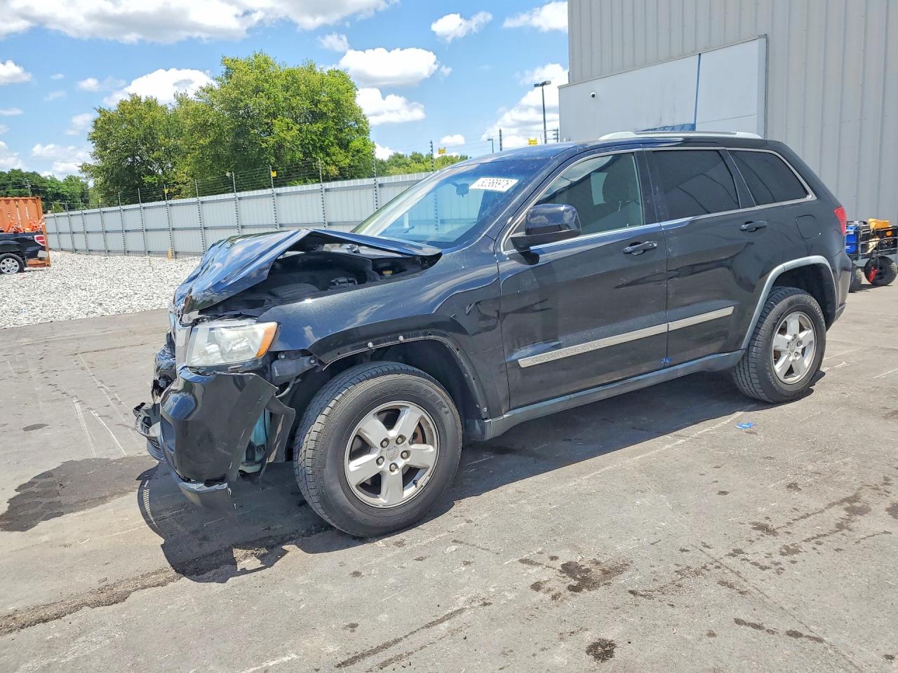Salvage Jeep Grand Cherokee Image