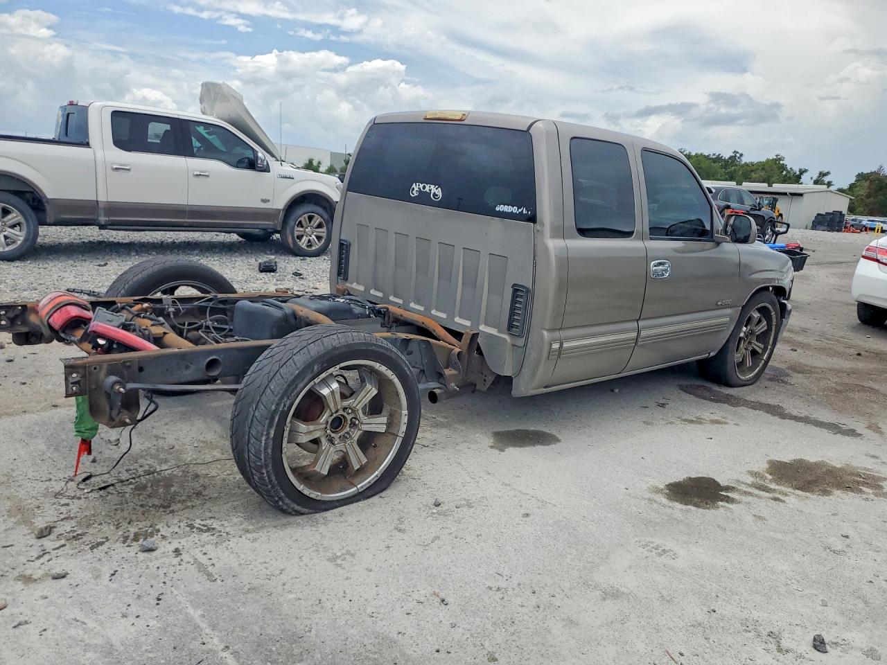 Chevrolet Silverado C1500